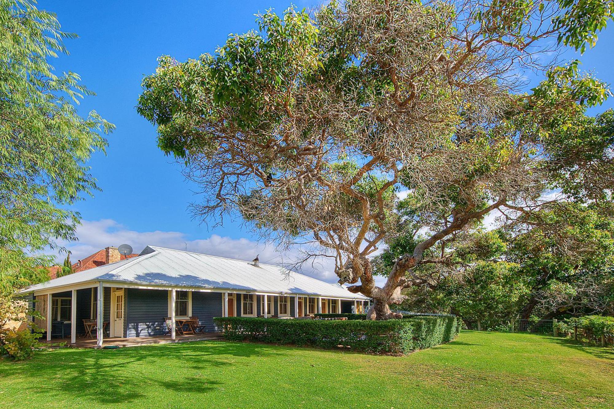 Caves House Hotel & Apartments Yallingup Exterior photo