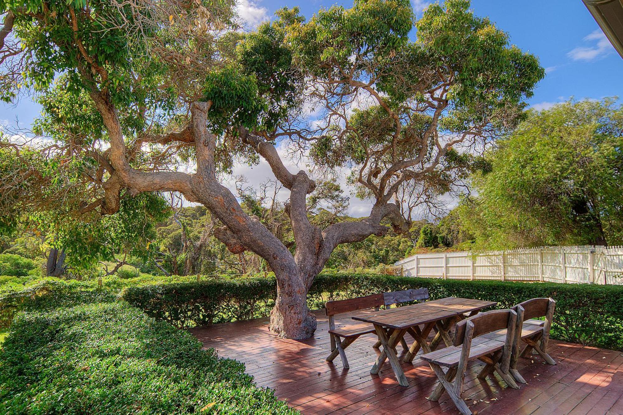 Caves House Hotel & Apartments Yallingup Exterior photo